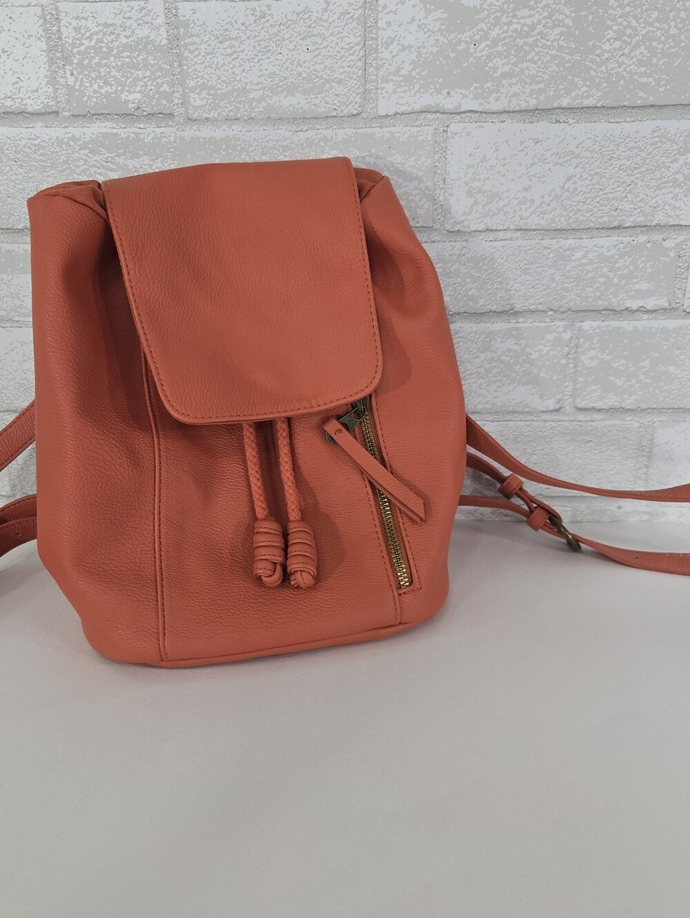 Universal Thread like new mini backpack